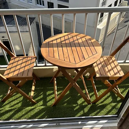 Lumineux à 2 Pas De La Rue De La * Ouistreham