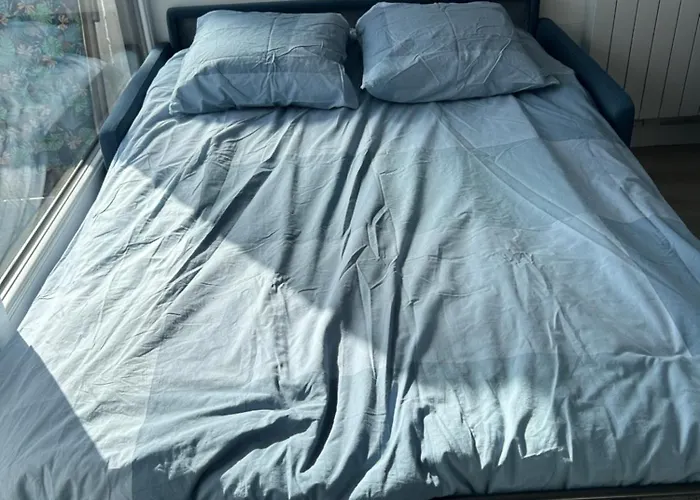 Lumineux à 2 Pas De La Rue De La * Ouistreham