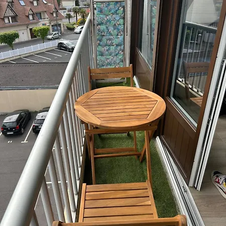 Apartment Lumineux A 2 Pas De La Rue De La Ouistreham